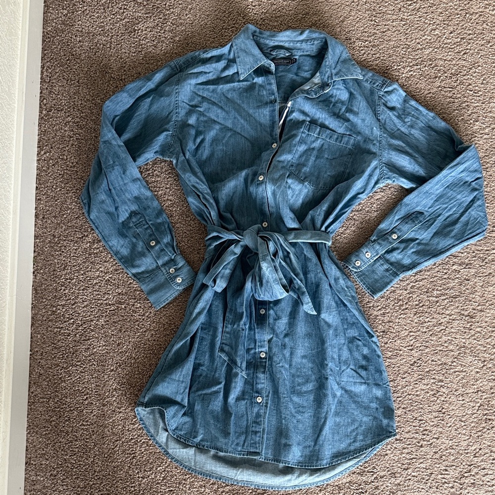 Vineyard Vines Blue Denim Top